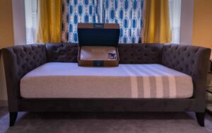 Leesa daybed