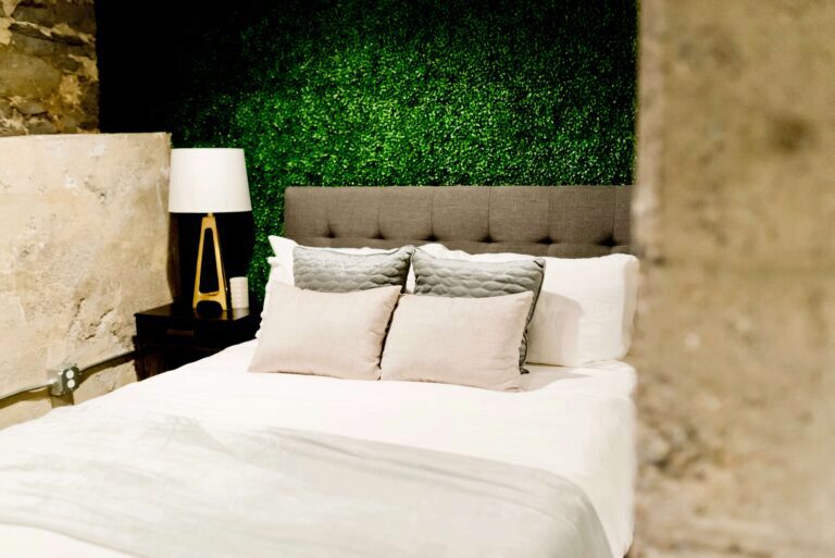 How Many Pillows Go On A King Bed Plus 5 Styling Tips How Many Pillows Go On A King Bed Plus, King Size Pillows On Queen Bed