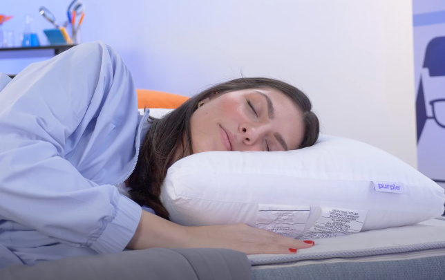 https://www.mattressnerd.com/wp-content/uploads/2022/03/purple-cloud-pillow-side-sleeper.jpg