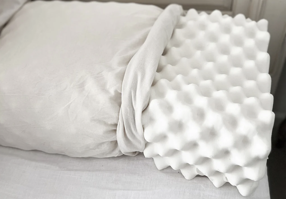 Turmerry Convoluted Contour Latex Pillow