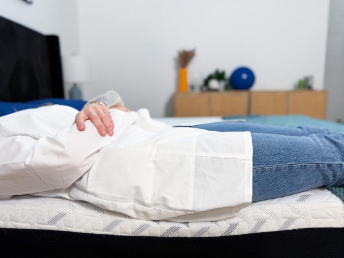 back sleeping full body edge support test of the nectar classic memory foam mattress