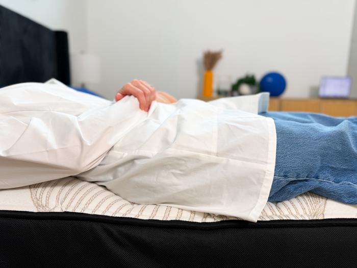 full body edge support test of the nolah evolution luxury firm