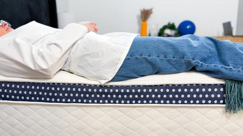 full body edge support test of the winkbed luxury firm mattress 1