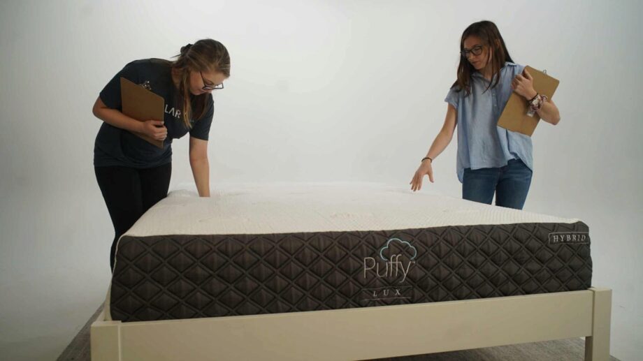 Puffy Lux Hybrid Mattress Review (2022) The Nerd's Take